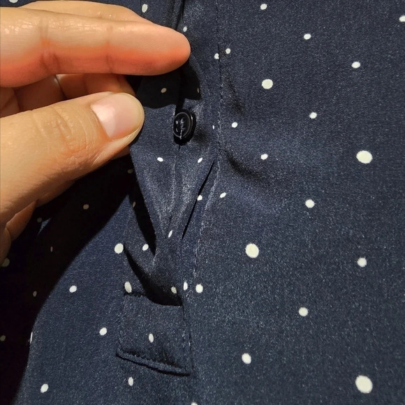 ✨️4/$20. BANANA REPUBLIC Long Sleeve Polka Dot High Low V-Neck Blouse, Petite S - Picture 8 of 15